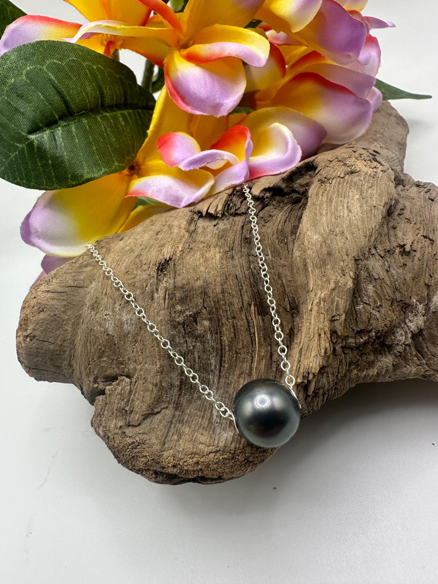 20" .925 Sterling Silver Floating Tahitian Pearl Necklace